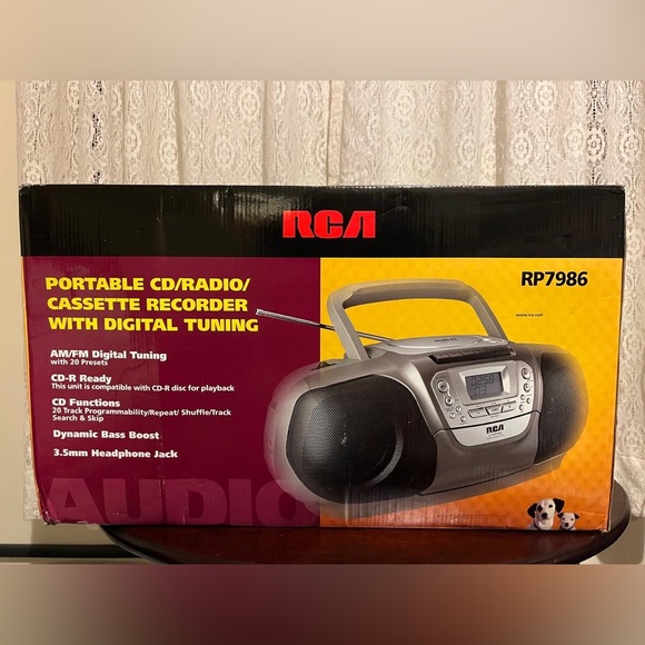VINTAGE RCA RADIO new open box